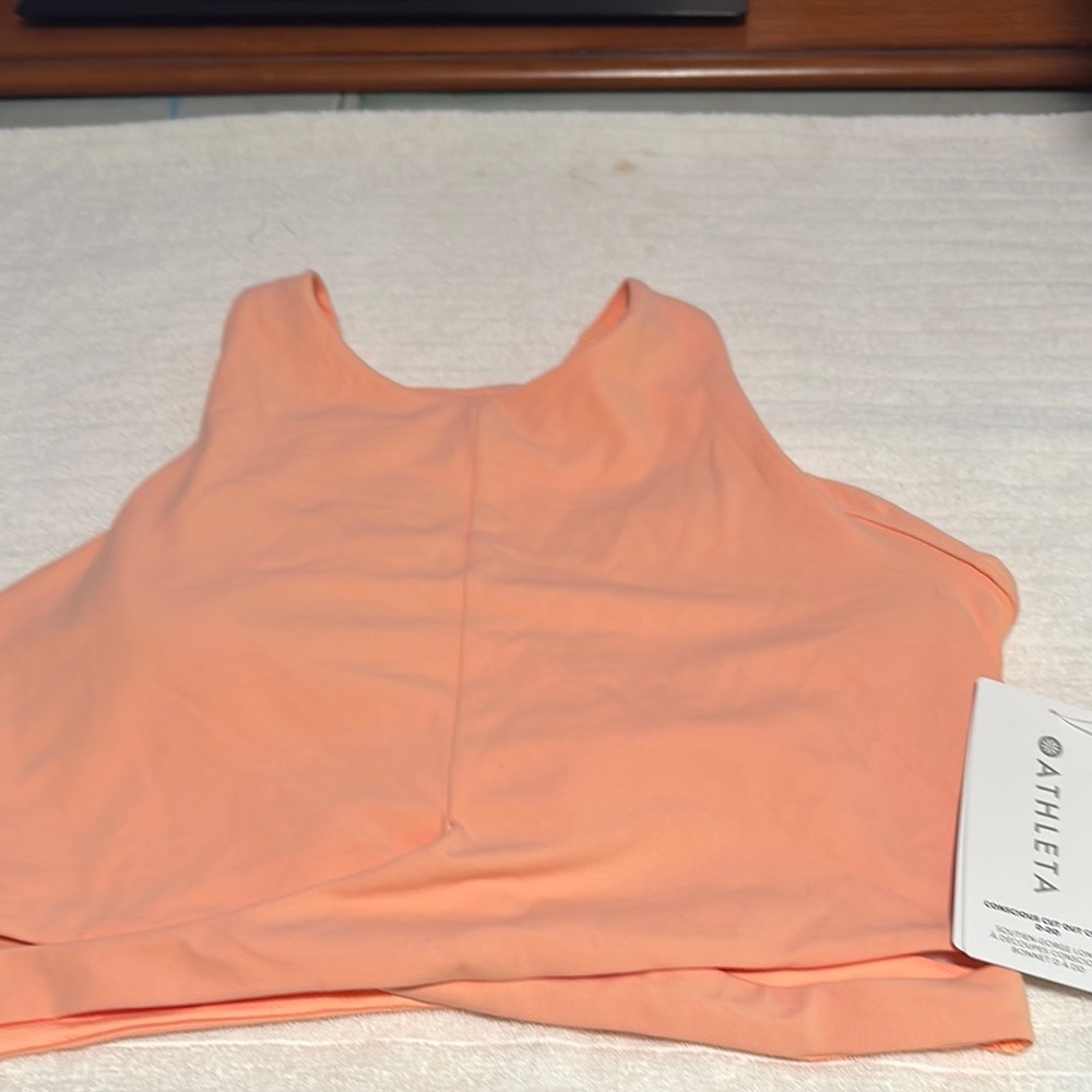 Athleta peach cut out crop  xl nwt. D-DD CUPS